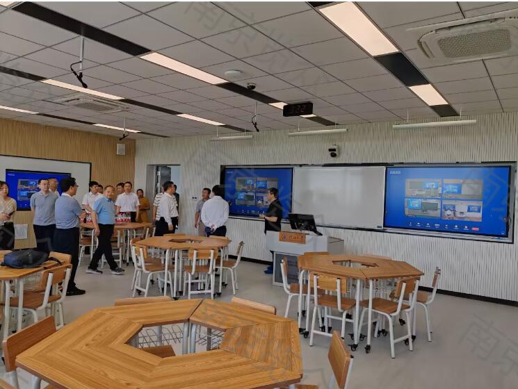 河海大學(xué)唐書(shū)記、楊校長(cháng)一行蒞臨常州金壇新校區視察三校區互動(dòng)教學(xué)